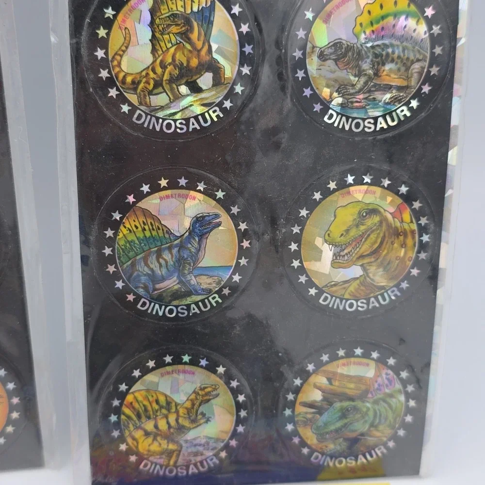 Jurassic Pogs On‎ Sheet Lot Of 32 Dinosaurs Laser Caps USA VTG NEW
